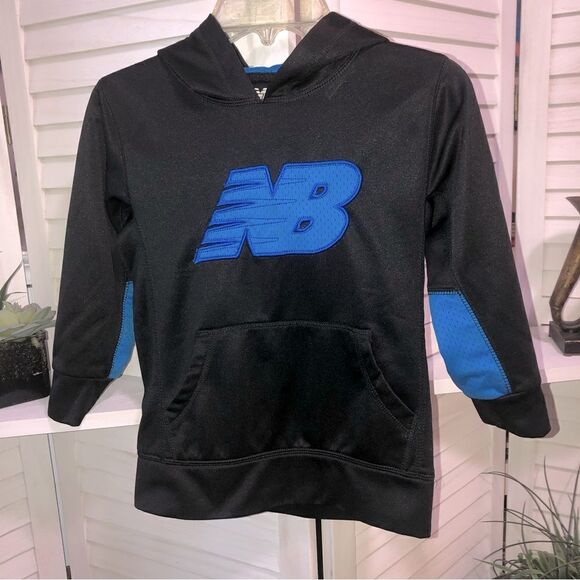 New Balance Black and Blue Logo Hoodie Boys Size 4 - Picture 2 of 5